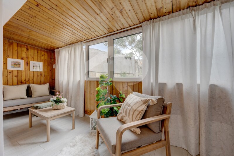 Unirii, zona Sf. Vineri, bloc 1987, terasa, ideal locuinta sau Airbnb