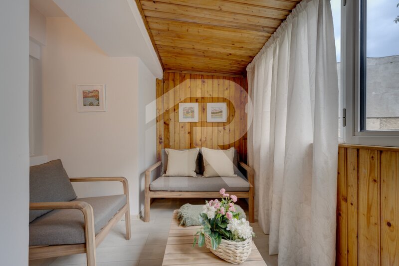 Unirii, zona Sf. Vineri, bloc 1987, terasa, ideal locuinta sau Airbnb