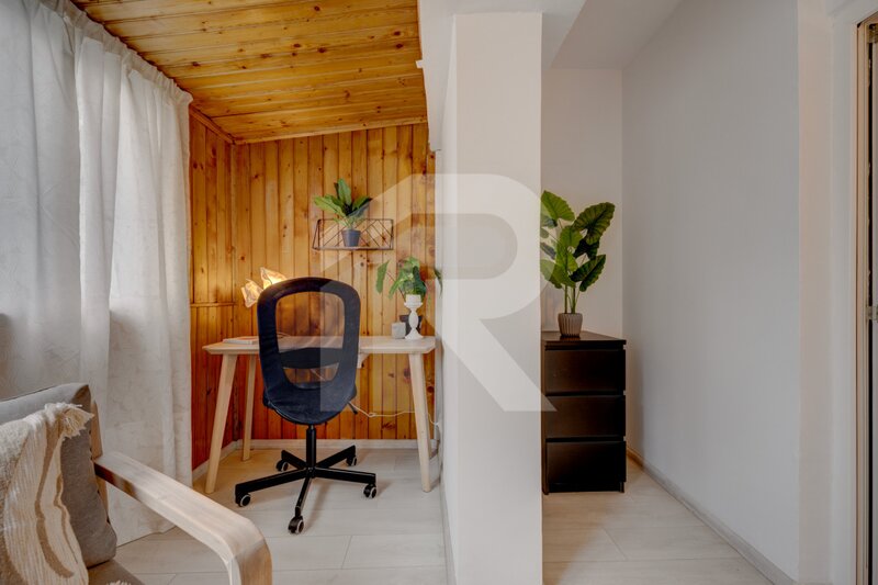 Unirii, zona Sf. Vineri, bloc 1987, terasa, ideal locuinta sau Airbnb