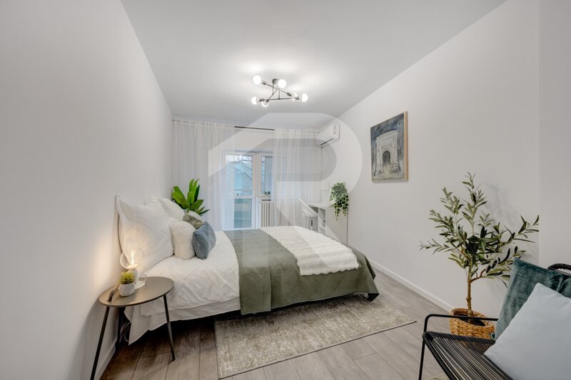 Unirii, zona Sf. Vineri, bloc 1987, terasa, ideal locuinta sau Airbnb